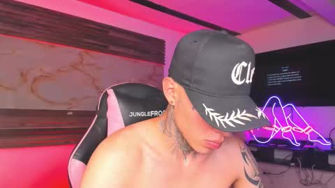 Snapshot of andrees_s chatting on December 4, 12:42 am andrees_s online show from December 4, 12:42 am