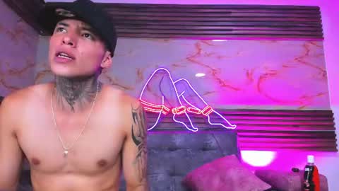 andrees_s online show from July 2, 3:23 am