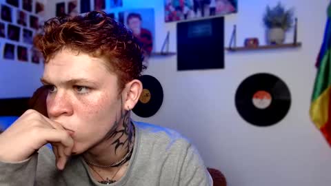 Snapshot of andreewwolffman chatting on February 20, 10:48 pm Andrew online show from February 20, 10:48 pm