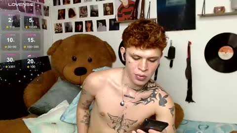 Snapshot of andreewwolffman chatting on March 11, 1:59 am Andrew online show from March 11, 1:59 am