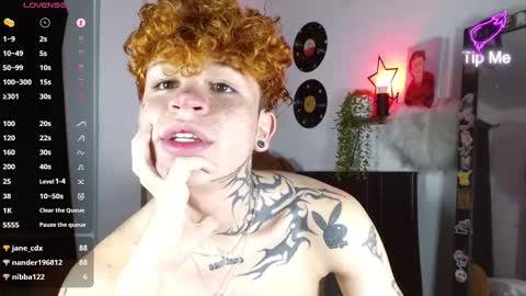 Snapshot of andreewwolffman chatting on December 3, 12:51 am Andrew online show from December 3, 12:51 am