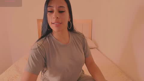 andreita__bustamante online show from December 14, 2:56 am
