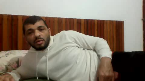 Snapshot of andreloko123 chatting on June 14, 2:24 am andreloko123 online show from June 14, 2:24 am
