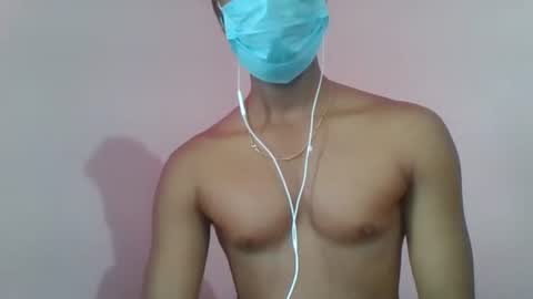 Snapshot of andres01_ chatting on September 25, 5:00 am andres01_ online show from September 25, 5:00 am