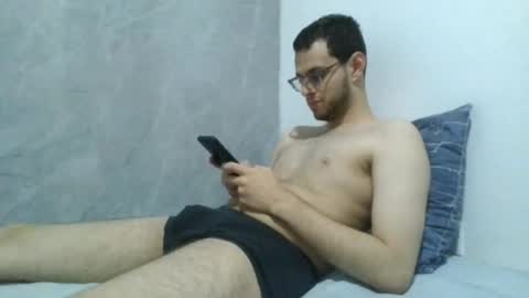 Snapshot of andres129494 chatting on April 20, 1:52 am andres129494 online show from April 20, 1:52 am