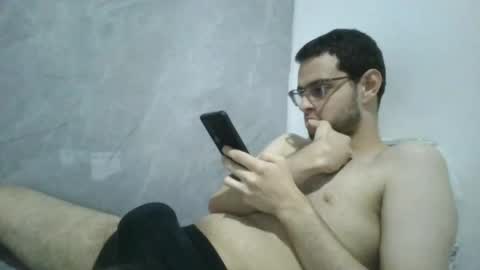 Snapshot of andres129494 chatting on May 2, 8:03 pm andres129494 online show from May 2, 8:03 pm