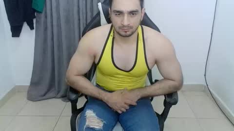 andres180950734 online show from June 4, 11:44 pm