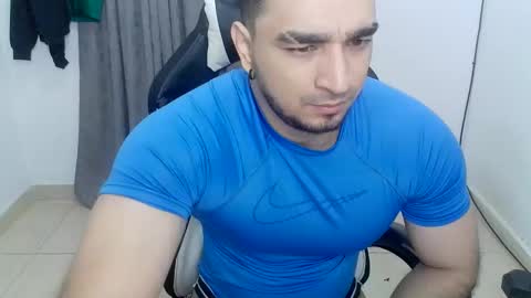 andres180950734 online show from June 11, 11:19 am
