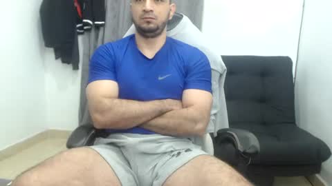 Snapshot of andres180950734 chatting on July 30, 10:14 am andres180950734 online show from July 30, 10:14 am