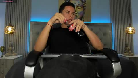 Snapshot of andres1_8 chatting on May 28, 3:37 am IM ANDRES online show from May 28, 3:37 am