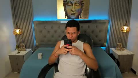 Snapshot of andres1_8 chatting on May 29, 3:37 am IM ANDRES online show from May 29, 3:37 am