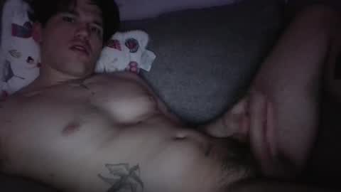 andres817542 online show from May 2, 7:46 am