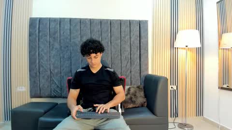 Snapshot of andres_cream chatting on September 15, 12:16 pm andres_cream online show from September 15, 12:16 pm