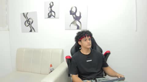 Snapshot of andres_cream chatting on September 19, 12:28 pm andres_cream online show from September 19, 12:28 pm