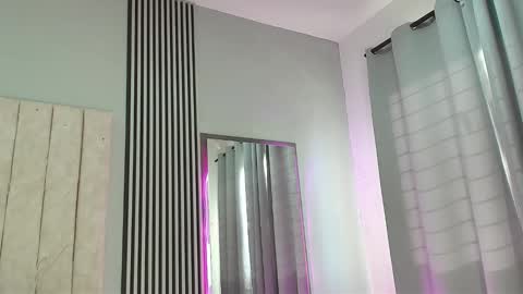 Snapshot of andres_cream chatting on October 5, 12:36 pm andres_cream online show from October 5, 12:36 pm