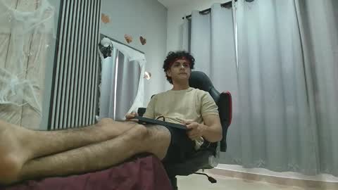 Snapshot of andres_cream chatting on October 13, 12:38 pm andres_cream online show from October 13, 12:38 pm