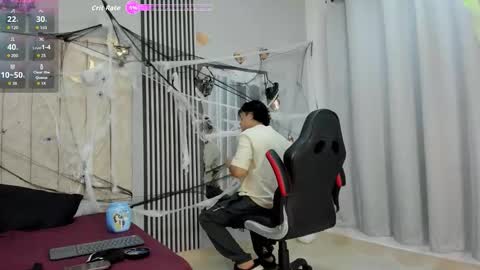 Snapshot of andres_cream chatting on October 20, 12:38 pm andres_cream online show from October 20, 12:38 pm