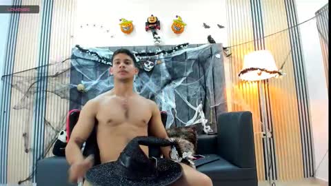 Snapshot of andres_stud chatting on October 28, 4:49 am andres_stud online show from October 28, 4:49 am