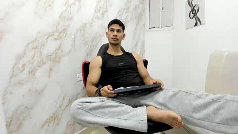 Snapshot of andres_stud chatting on November 24, 4:23 am andres_stud online show from November 24, 4:23 am