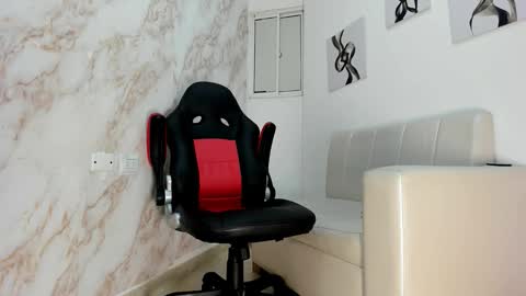 Snapshot of andres_stud chatting on November 26, 4:24 am andres_stud online show from November 26, 4:24 am