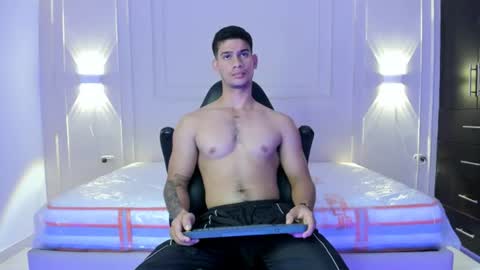 Snapshot of andres_stud chatting on June 20, 4:59 am andres_stud online show from June 20, 4:59 am