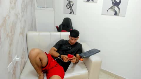 Snapshot of andres_stud777 chatting on October 16, 4:02 am ANDRES online show from October 16, 4:02 am