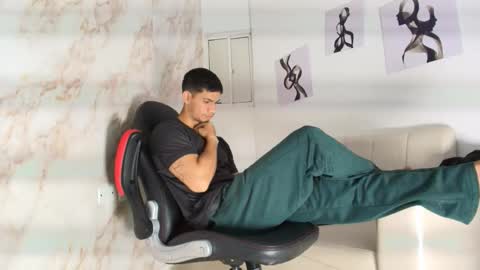 Snapshot of andres_stud777 chatting on November 29, 4:48 am ANDRES online show from November 29, 4:48 am