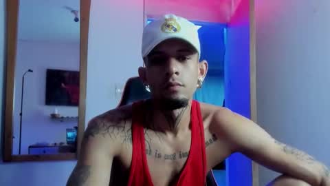 Snapshot of andres_white chatting on January 16, 3:21 am Andres white online show from January 16, 3:21 am