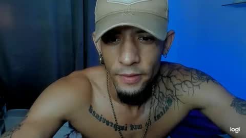 Snapshot of andres_white chatting on February 3, 4:56 pm Andres white online show from February 3, 4:56 pm