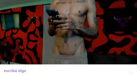 Snapshot of andres_white chatting on April 12, 4:34 pm Andres white online show from April 12, 4:34 pm