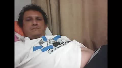 andresfloga online show from October 27, 3:54 am