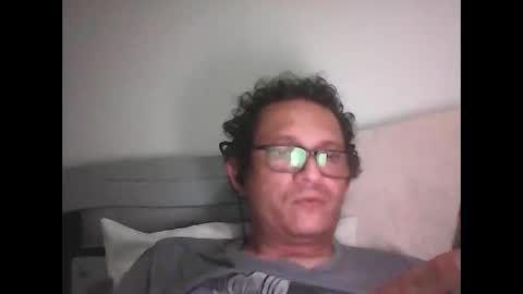 Snapshot of andresfloga chatting on April 21, 4:19 am andresfloga online show from April 21, 4:19 am