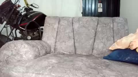 Andrs holguin online show from March 6, 4:20 am