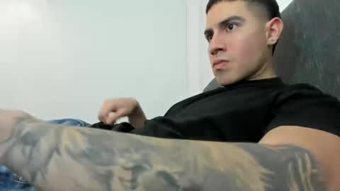 Snapshot of andresjuan92 chatting on November 6, 4:46 am onlyfanscallmegotter online show from November 6, 4:46 am