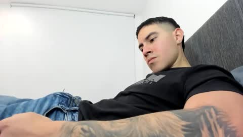 Snapshot of andresjuan92 chatting on November 10, 3:49 am onlyfanscallmegotter online show from November 10, 3:49 am