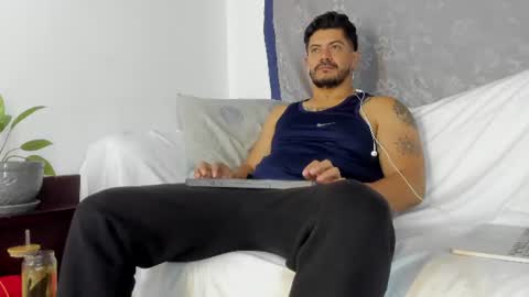 Snapshot of andressmith__ chatting on June 20, 12:03 am Andres online show from June 20, 12:03 am