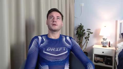 Snapshot of andrew2305 chatting on September 26, 4:55 pm Justin Andrew online show from September 26, 4:55 pm