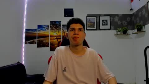 andrew_2811 online show from November 4, 12:54 am