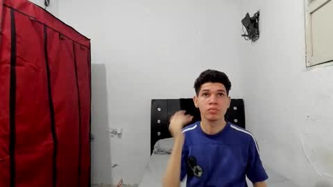 andrew_2811 online show from February 10, 9:57 am