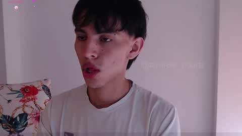 Snapshot of andrew_courtz chatting on November 26, 2:29 pm Andrew Courtz online show from November 26, 2:29 pm