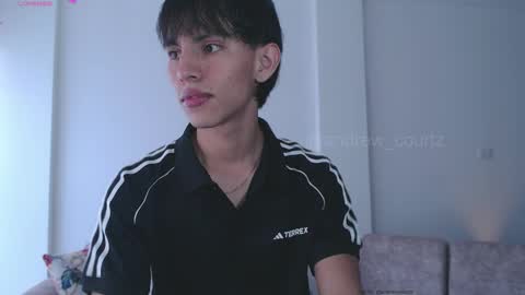 Snapshot of andrew_courtz chatting on December 14, 8:13 pm Andrew Courtz online show from December 14, 8:13 pm