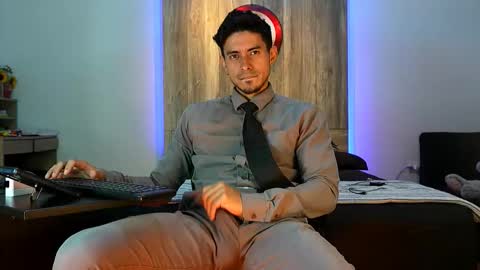 Andrew online show from November 11, 2:44 am