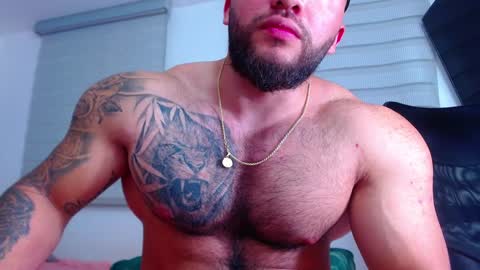 andrew_holden__ online show from February 4, 12:08 am