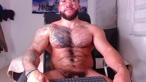 andrew_holden__ online show from October 3, 1:02 am
