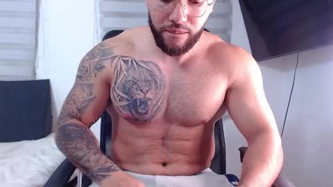 andrew_holden__ online show from January 12, 11:32 pm