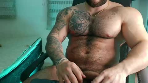 Snapshot of andrew_holden__ chatting on May 29, 1:03 am andrew_holden__ online show from May 29, 1:03 am