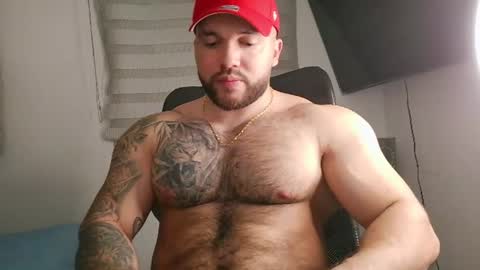 Snapshot of andrew_holden__ chatting on August 6, 1:18 am andrew_holden__ online show from August 6, 1:18 am
