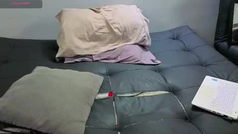 Snapshot of andrew_hot_999 chatting on October 30, 2:35 am Andrew online show from October 30, 2:35 am