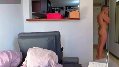 Snapshot of andrew_hot_999 chatting on November 2, 9:17 pm Andrew online show from November 2, 9:17 pm