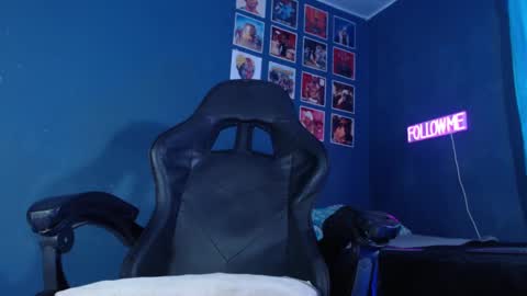 Andrew online show from December 2, 6:10 pm